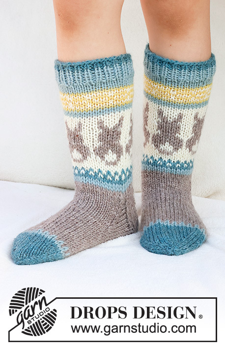 41-34 Dancing Bunny Socks by DROPS Design