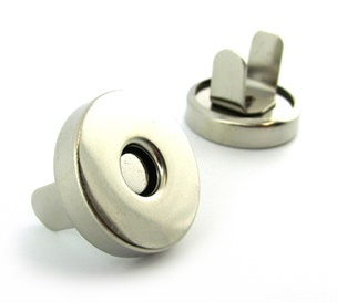 Hoooked Magnetic button