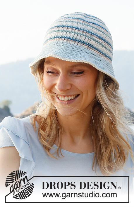 221-42 Blueberry Picking by DROPS Design