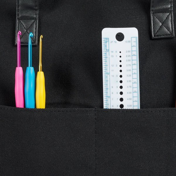 Shoulder bag for yarn, black