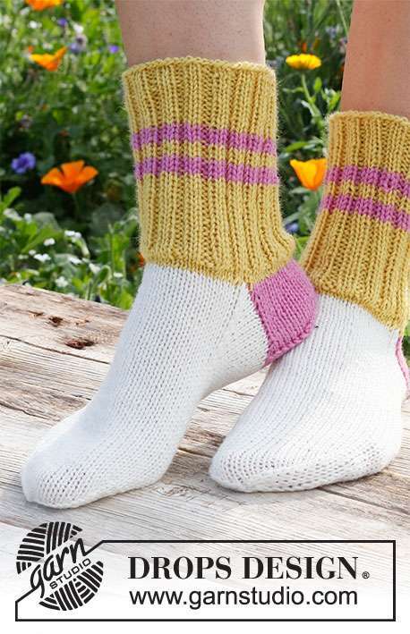 229-26 Folk Dancer by DROPS Design