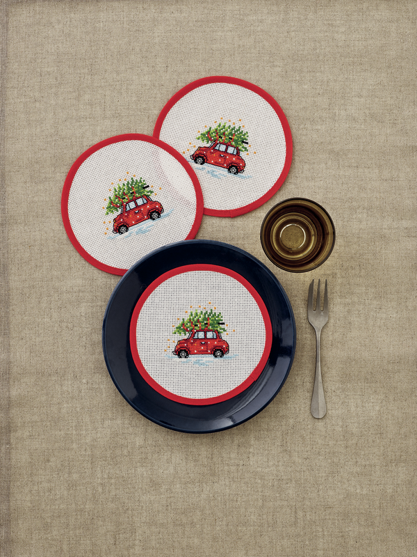 Permin Christmas Embroidery - Car motif 3 pieces Ø16cm