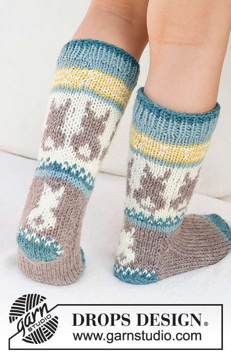 41-34 Dancing Bunny Socks by DROPS Design