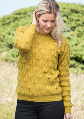 1659 Long-sleeved blouse with leaf pattern