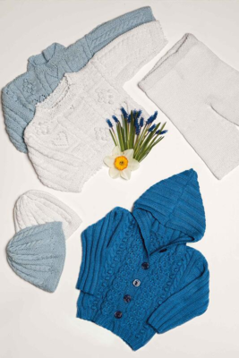 1005-2 Sweater, trousers and blanket